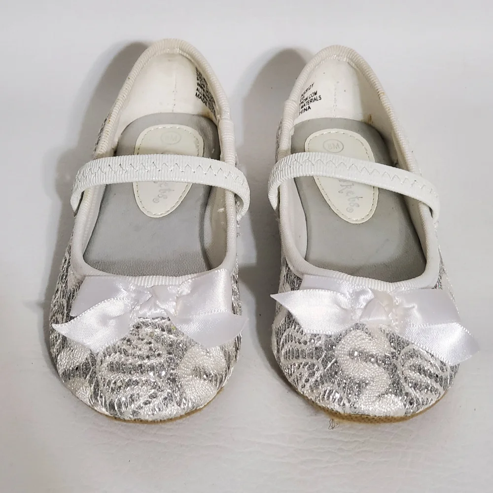 Trinkets Silver Lace Kids Dress Shoes with Bow